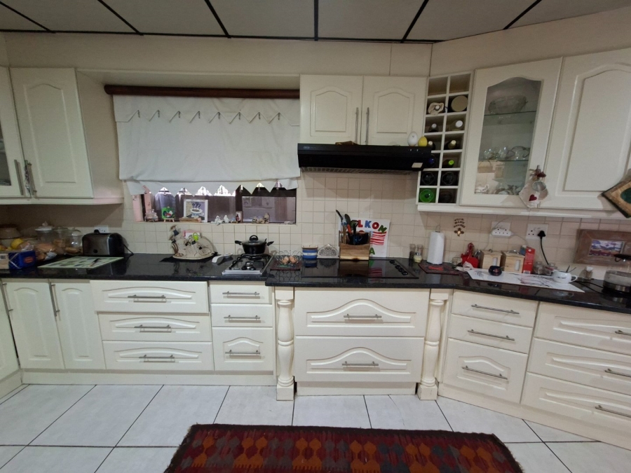 5 Bedroom Property for Sale in Dan Pienaar Free State